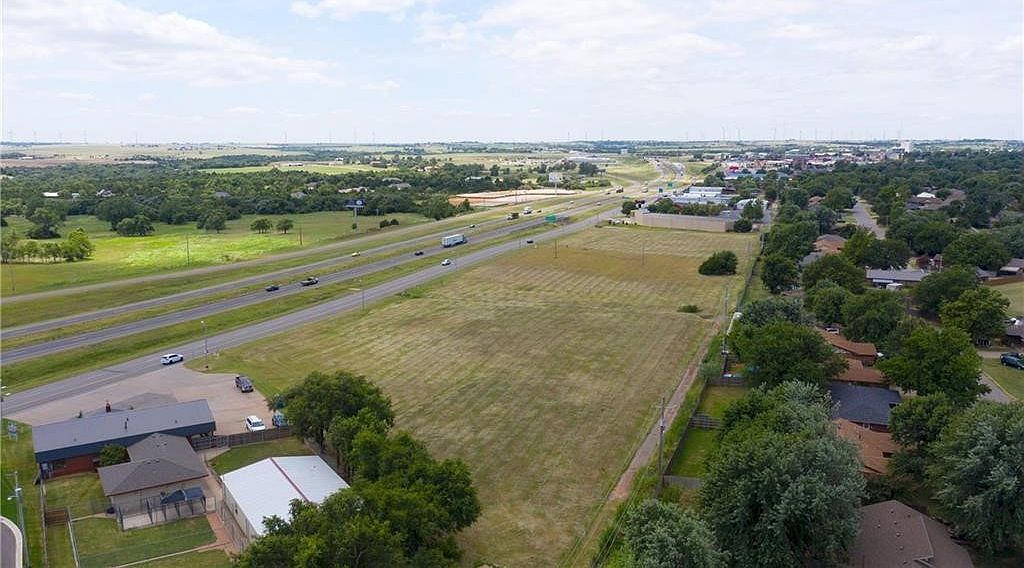 2001 E Main St #3 Weatherford, OK 73096  | Land/Lot