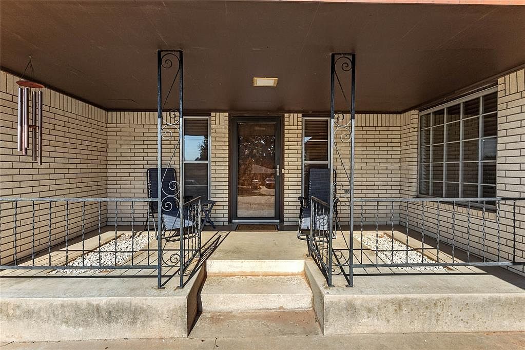 1229 N Indiana St Weatherford, OK 73096 - Thumbnail 4