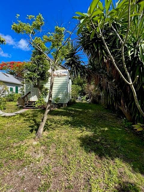 1315 Newton St Key West, FL 33040 - Thumbnail 4