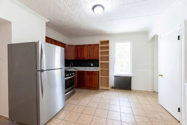 76 N 4th St Paterson, NJ 07522 - Thumbnail 4