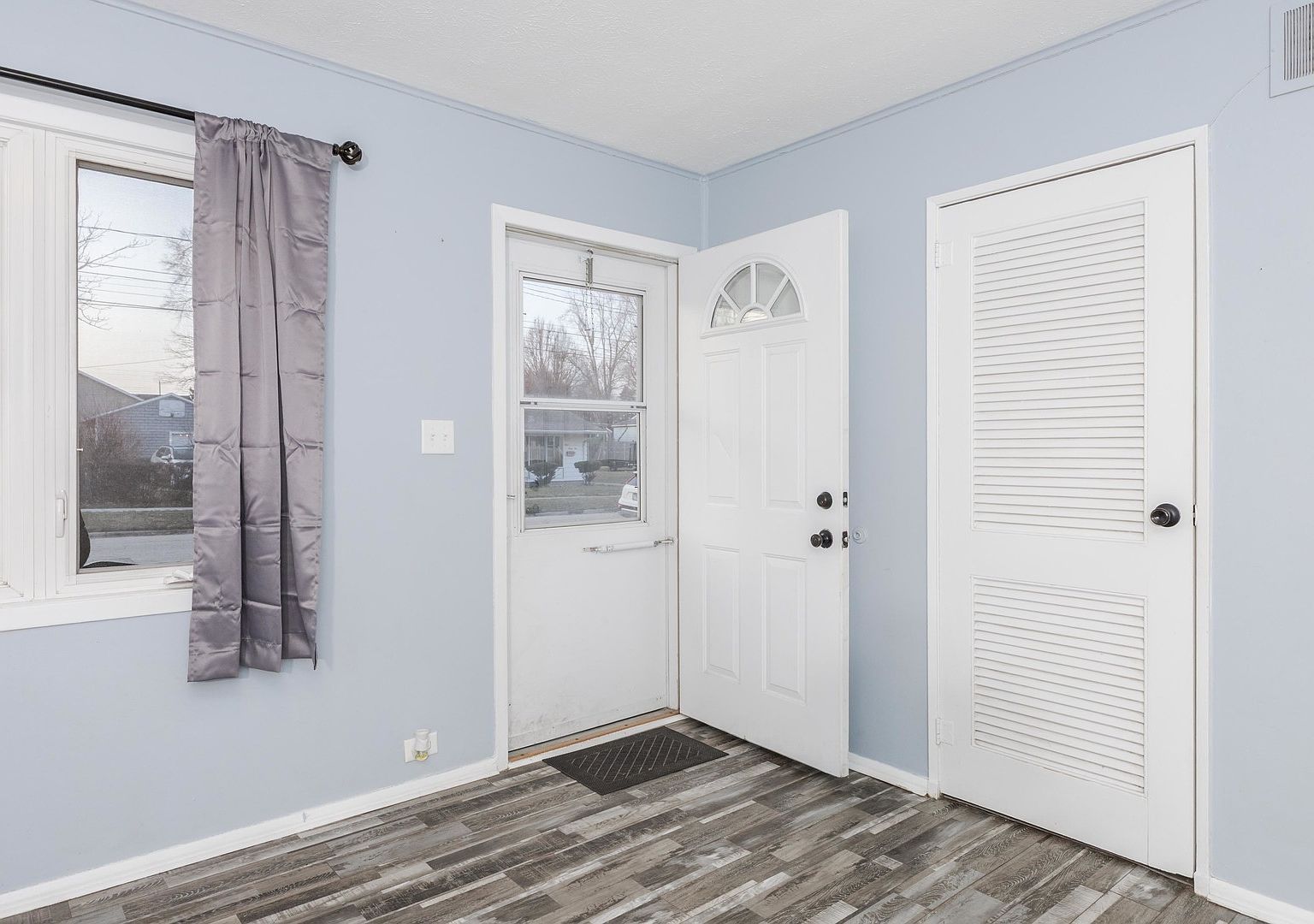 334 E Baker St Bloomington, IL 61701 - Thumbnail 4