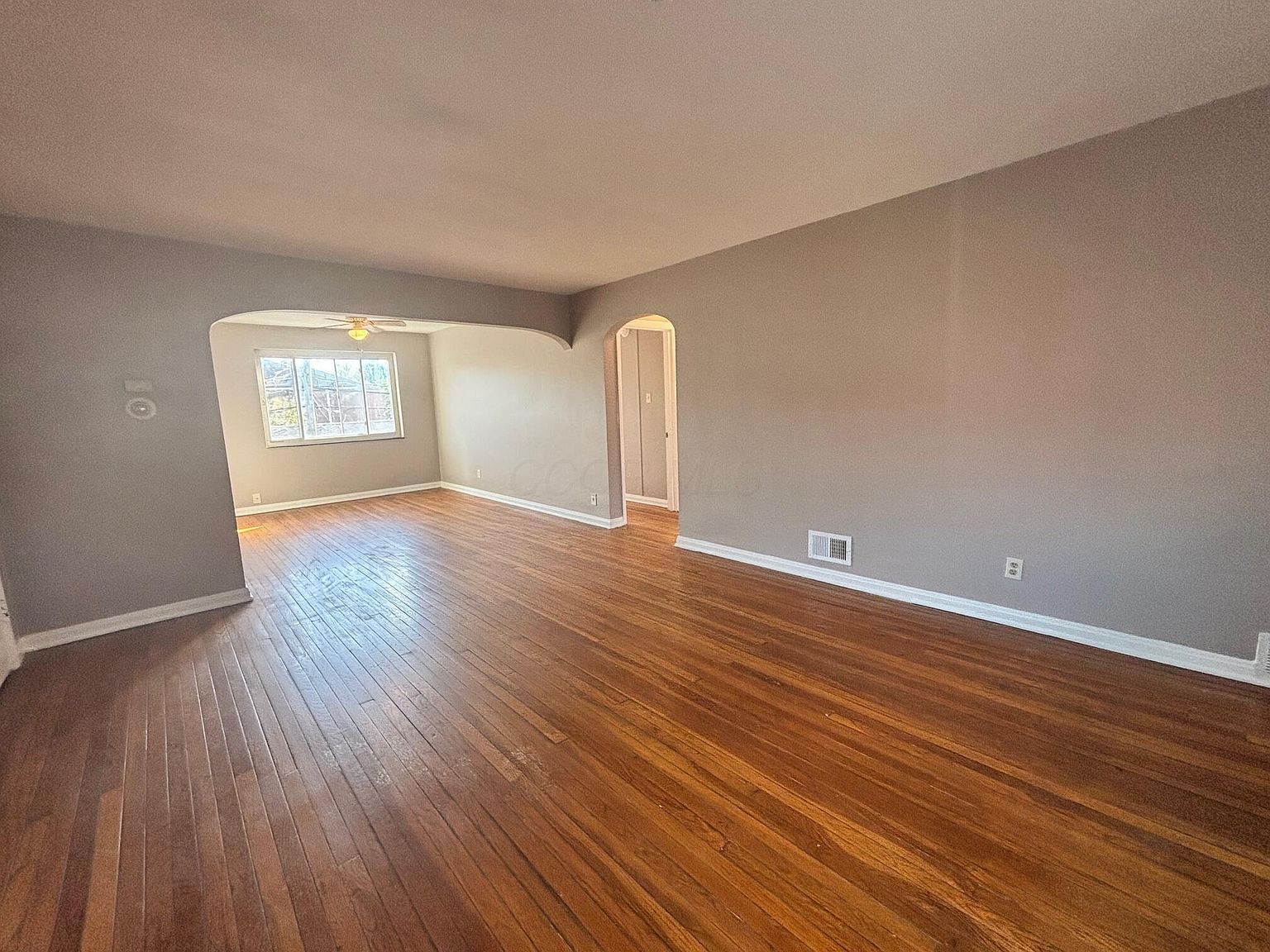 34 N Hampton Rd Columbus, OH 43213 - Thumbnail 4