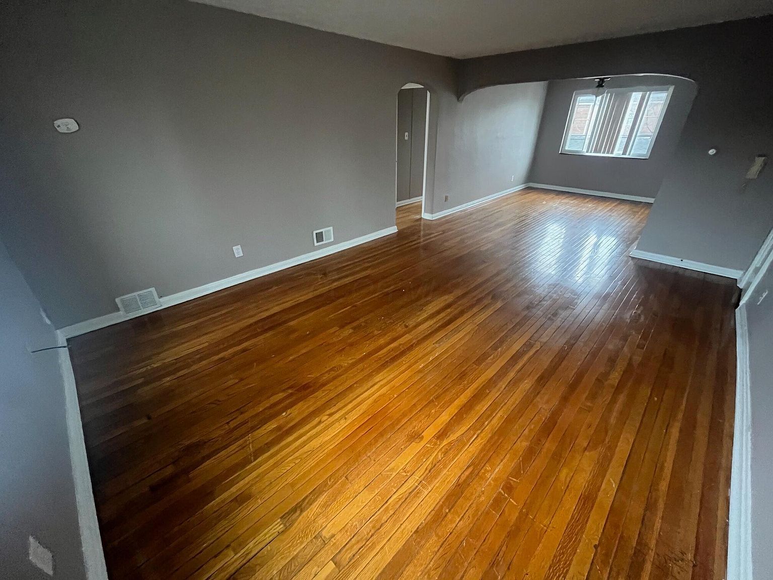 39 N Hampton Rd Columbus, OH 43213 - Thumbnail 4