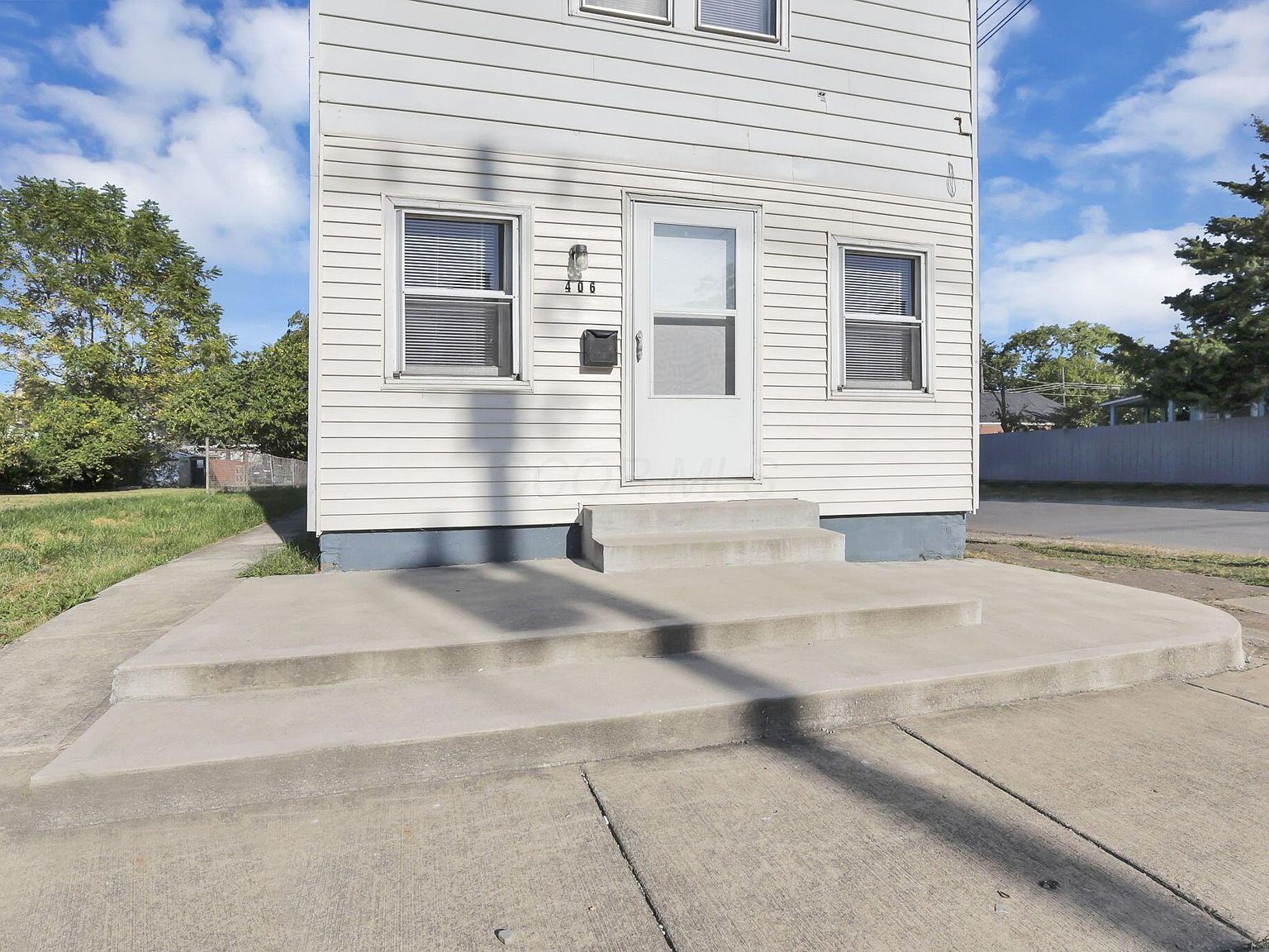 406 S Hague Ave Columbus, OH 43204 - Thumbnail 4