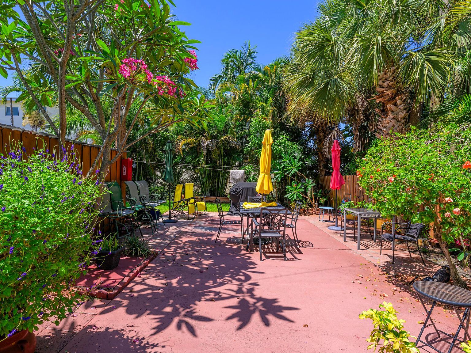 302 Lake Osborne Dr APT 4 Lake Worth, FL 33461 - Thumbnail 4