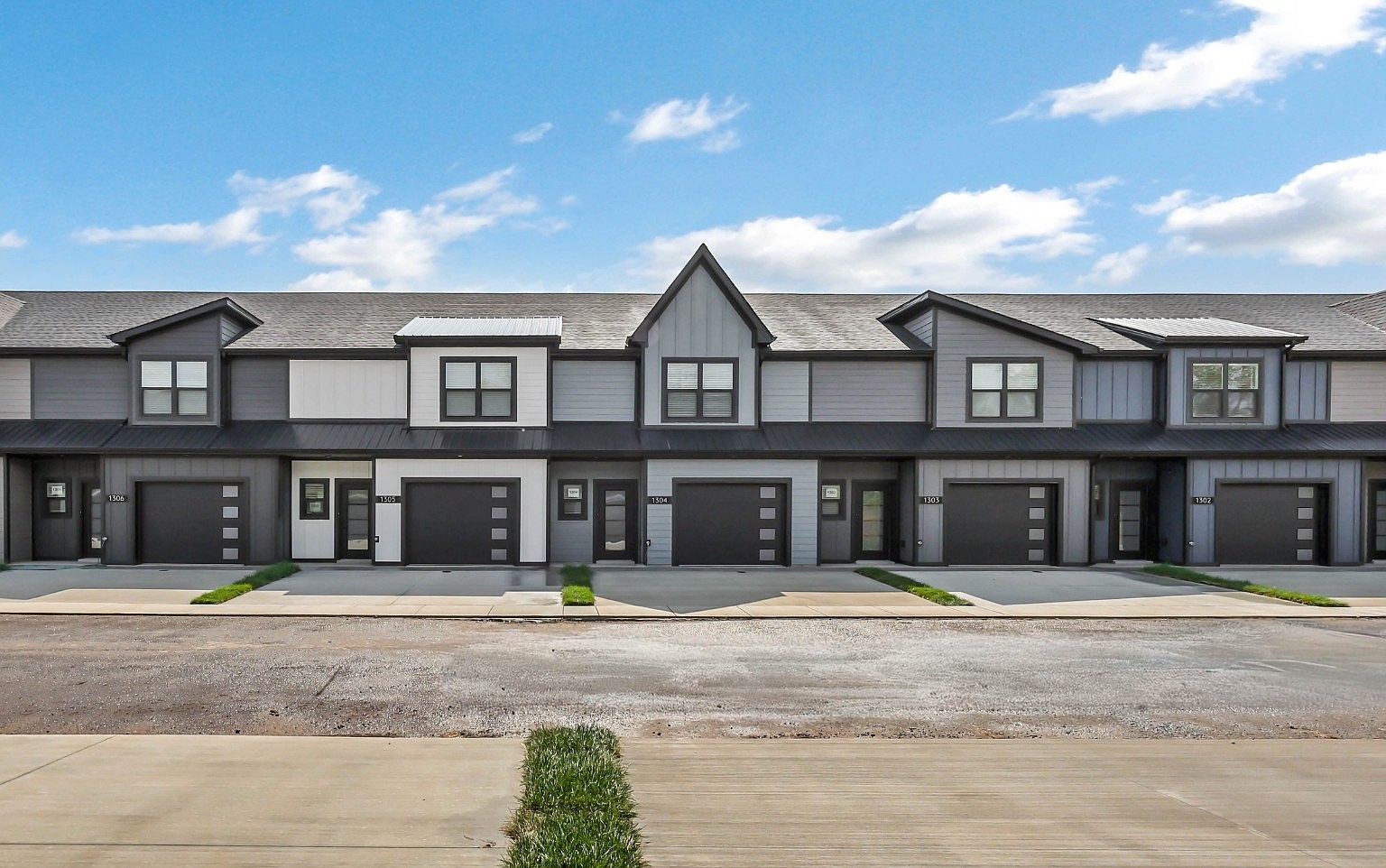 1302 Jonathan Wade Cir Clarksville, TN 37043 - Thumbnail 4