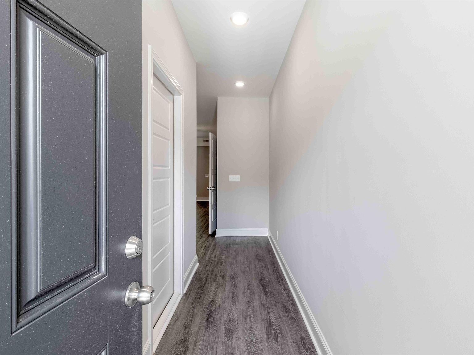 291 Smithson Ln Clarksville, TN 37040 - Thumbnail 4