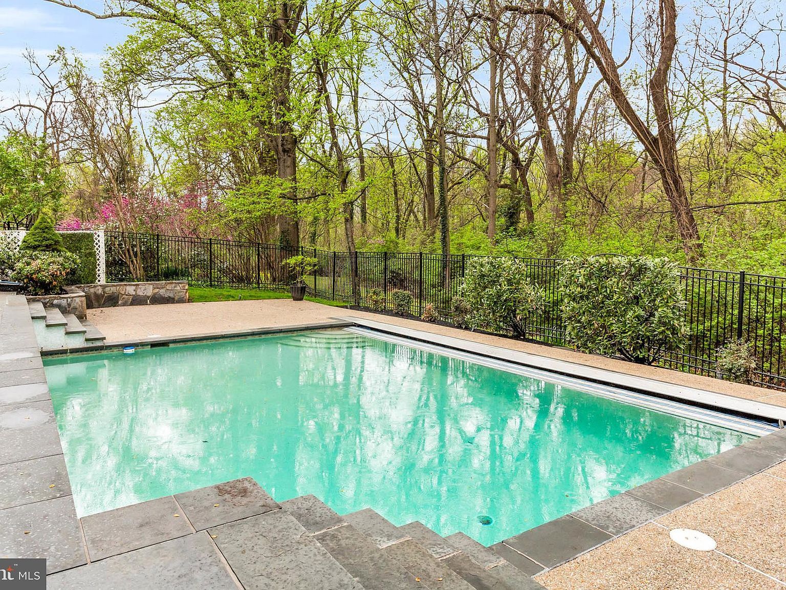 4902 Derussey Pkwy Chevy Chase, MD 20815 - Thumbnail 4