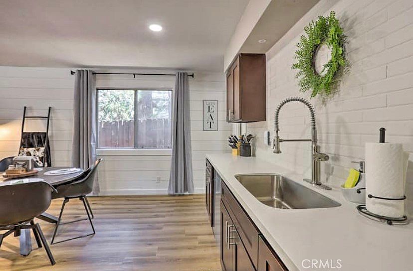 304 E Fairway Blvd Big Bear City, CA 92314 - Thumbnail 4