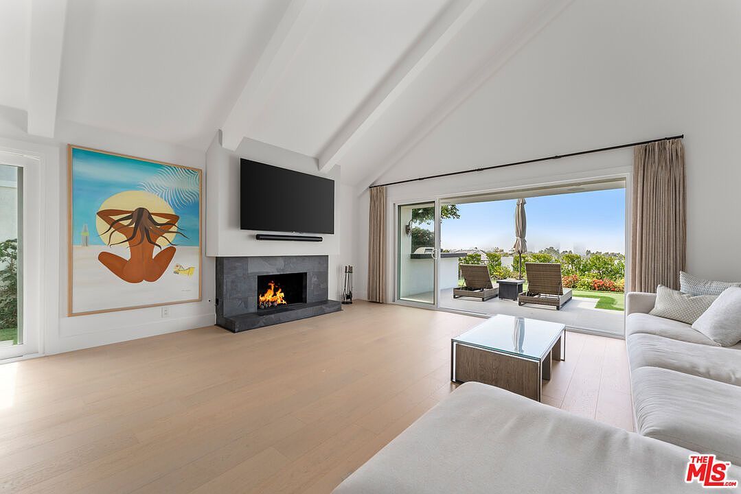 1915 Yacht Truant Newport Beach, CA 92660 - Thumbnail 4