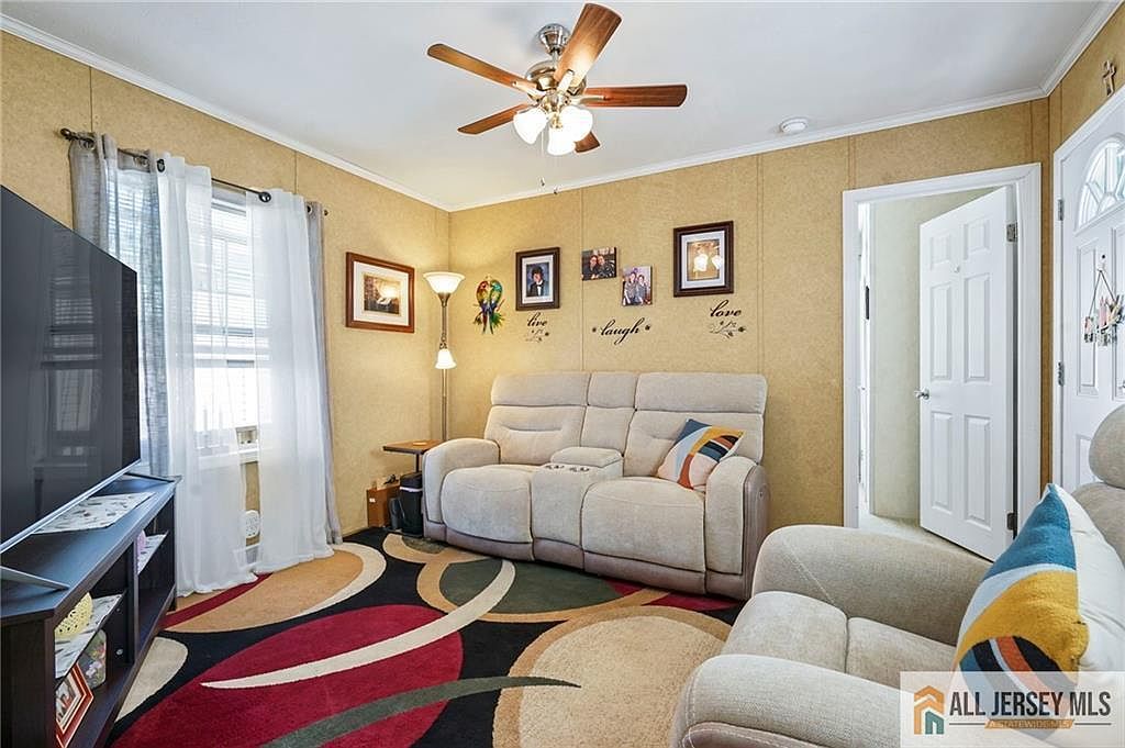 2 Jessie Ln Avenel, NJ 07001 - Thumbnail 4