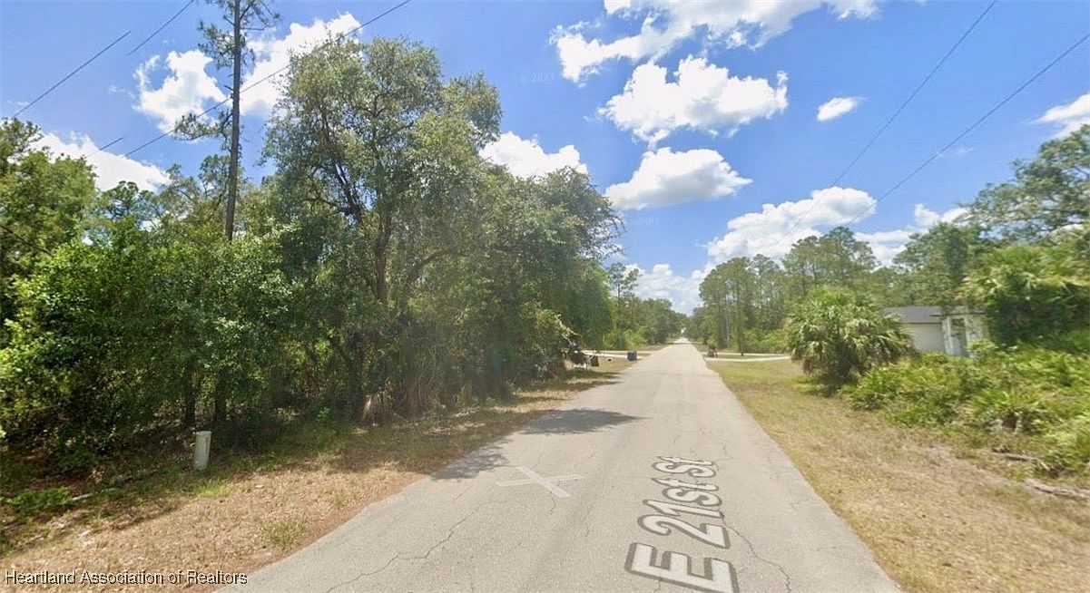 4202 E 21st St Alva, FL 33920 - Thumbnail 4