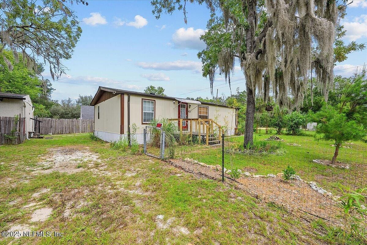 301 Kitty Ave Interlachen, FL 32148 - Thumbnail 4