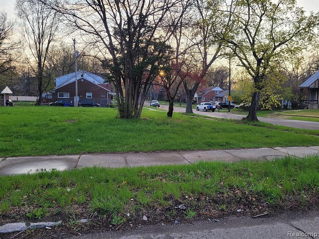 18435 Lahser Rd Detroit, MI 48219 - Thumbnail 4