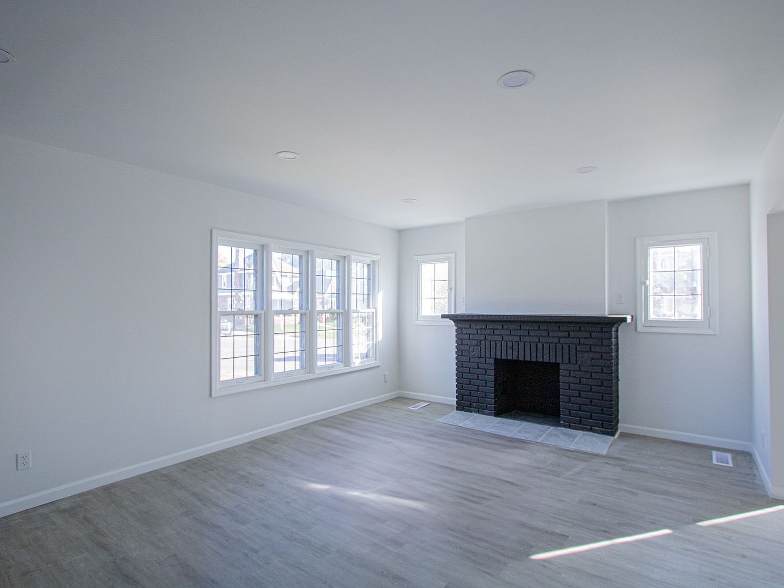 18403 Santa Rosa Dr Detroit, MI 48221 - Thumbnail 4