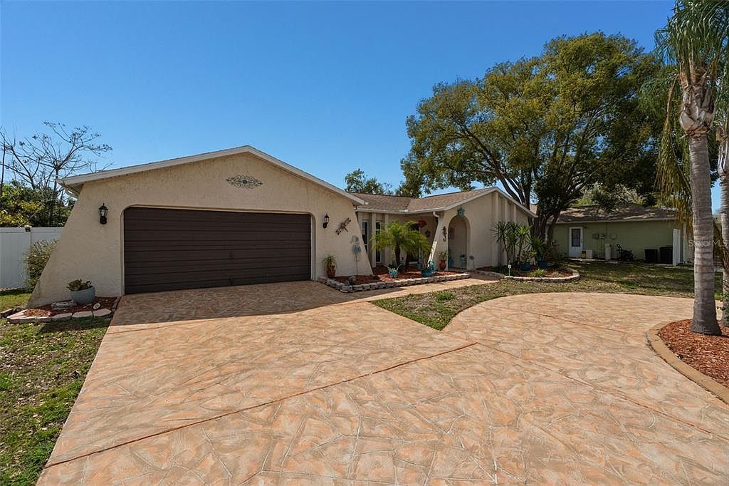 7104 Bramblewood Dr Port Richey, FL 34668 - Thumbnail 4