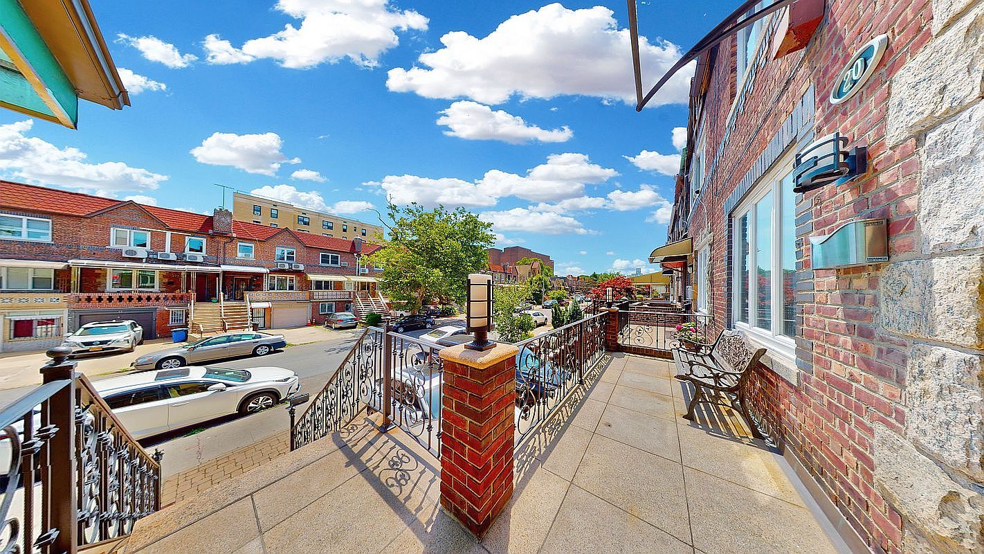 20 Corbin Pl Brooklyn, NY 11235 - Thumbnail 4