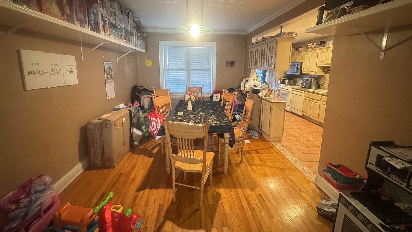 64-61 82nd Pl Middle Village, NY 11379 - Thumbnail 4