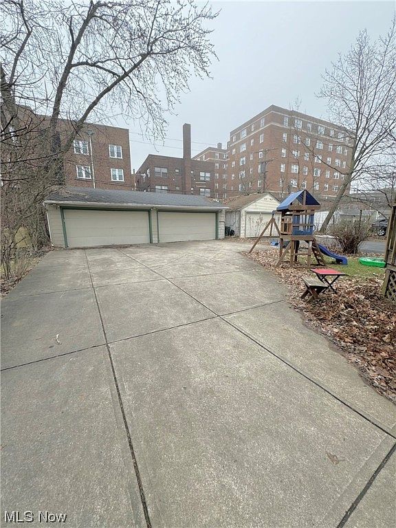 2671 E 130th St Cleveland, OH 44120 - Thumbnail 4