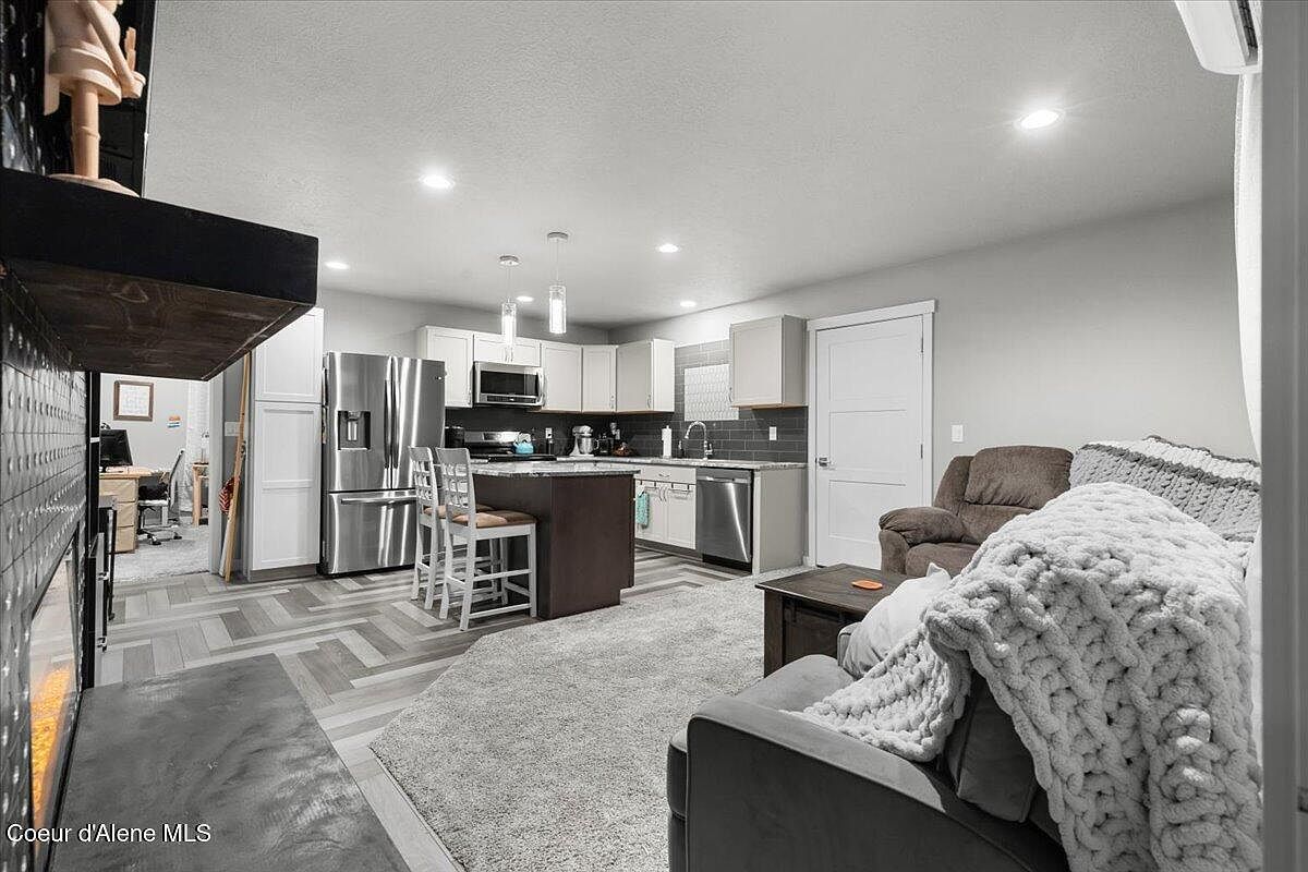 172 Wyatt Ln Spirit Lake, ID 83869 - Thumbnail 4