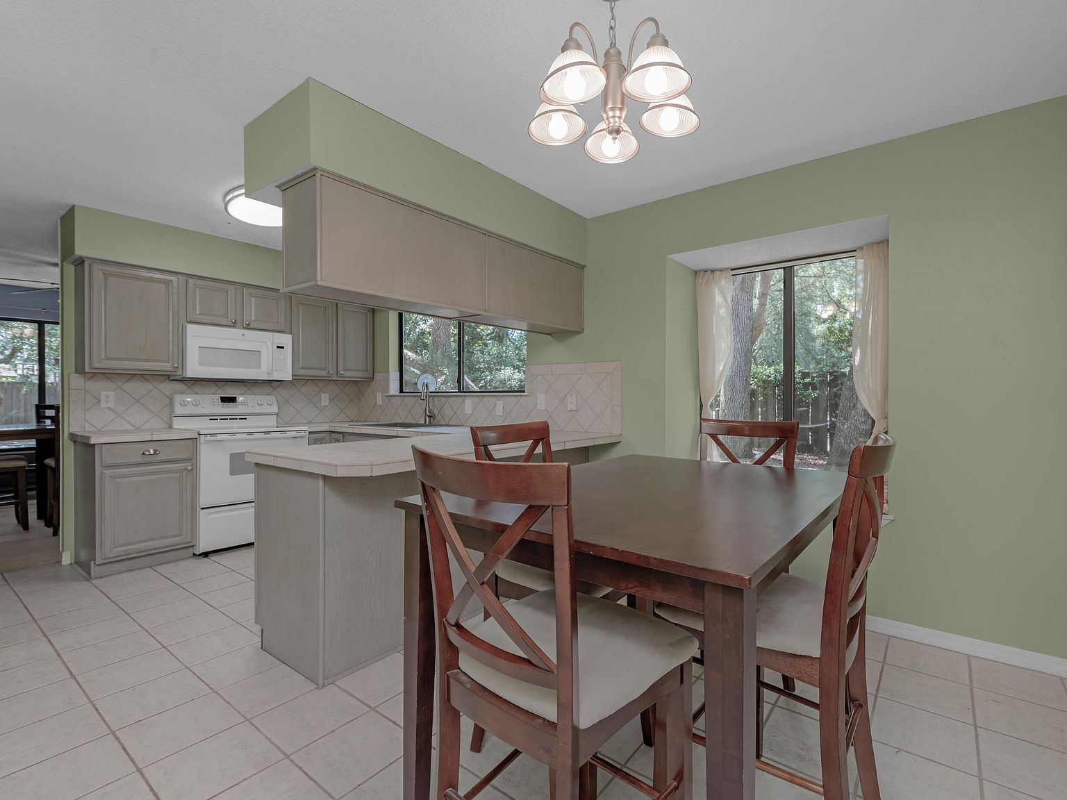 256 Dominica Cir W Niceville, FL 32578 - Thumbnail 4