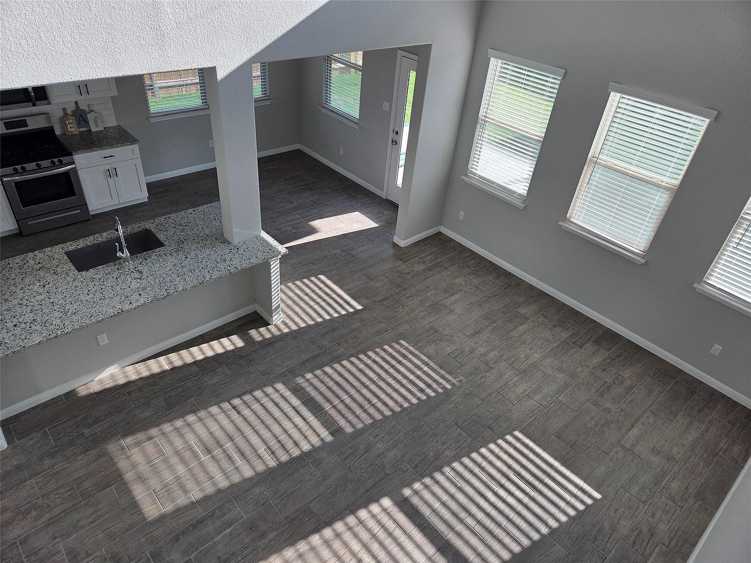 301 Greenway Dr Georgetown, TX 78628 - Thumbnail 4