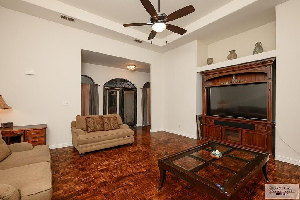 8302 Lago Dr Harlingen, TX 78552 - Thumbnail 4