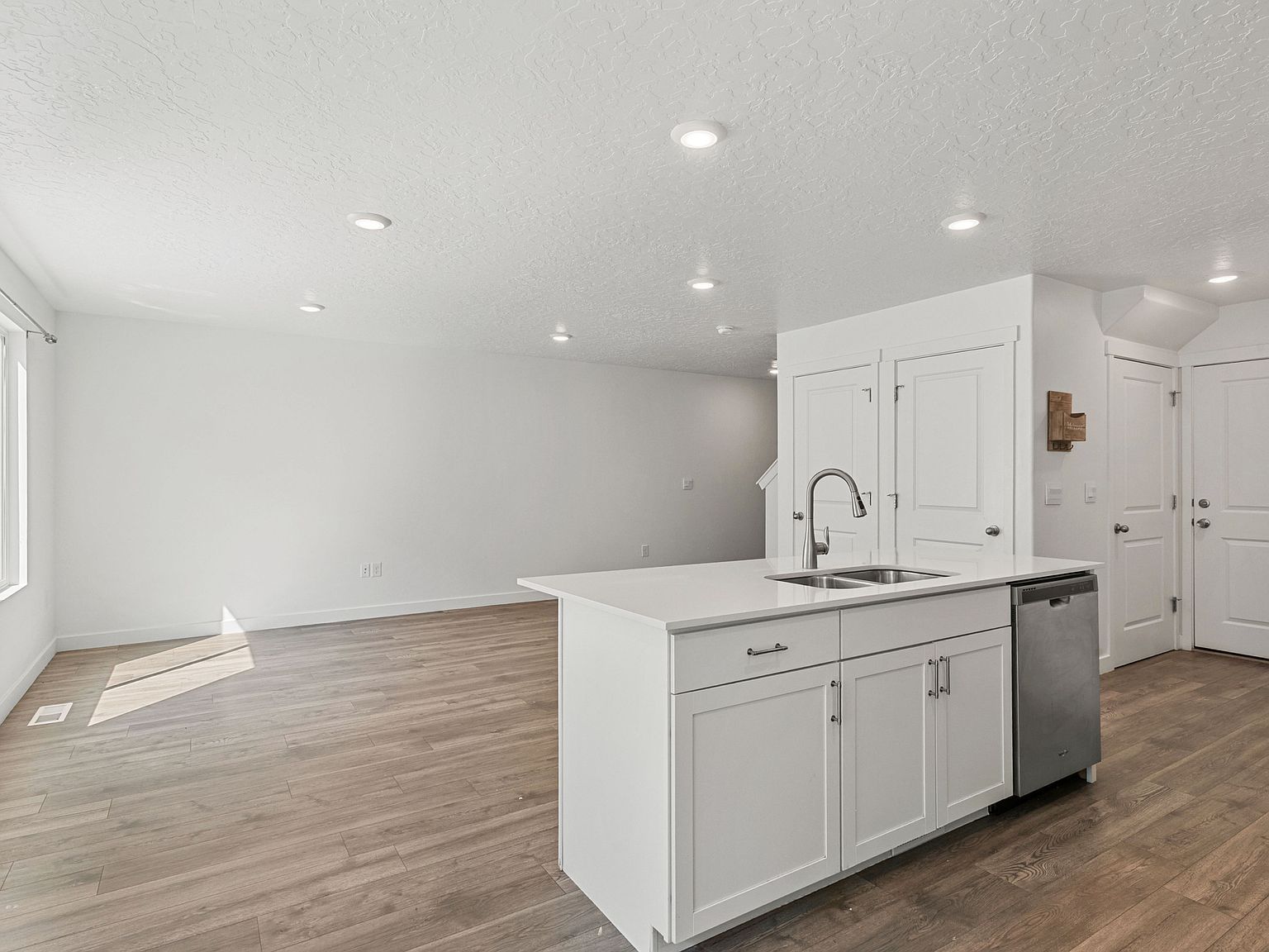 3840 S Bowie Dr Magna, UT 84044 - Thumbnail 4