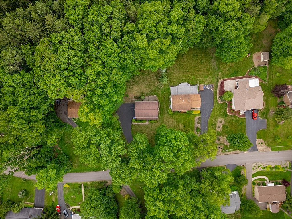 454 Cherokee Dr Butler, PA 16001 - Thumbnail 4