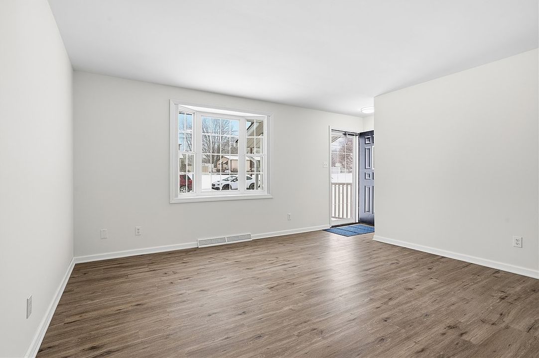 106 Crevar Dr Butler, PA 16001 - Thumbnail 4