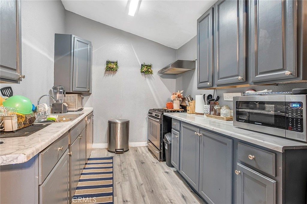 18325 El Molino St Bloomington, CA 92316 - Thumbnail 4