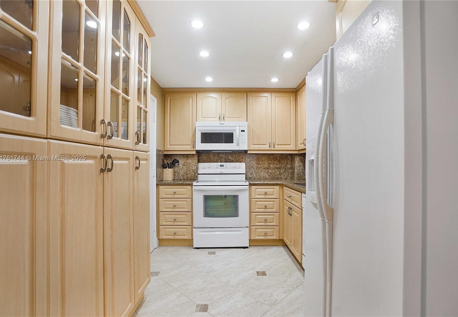 5005 Collins Ave APT 714 Miami Beach, FL 33140 - Thumbnail 4