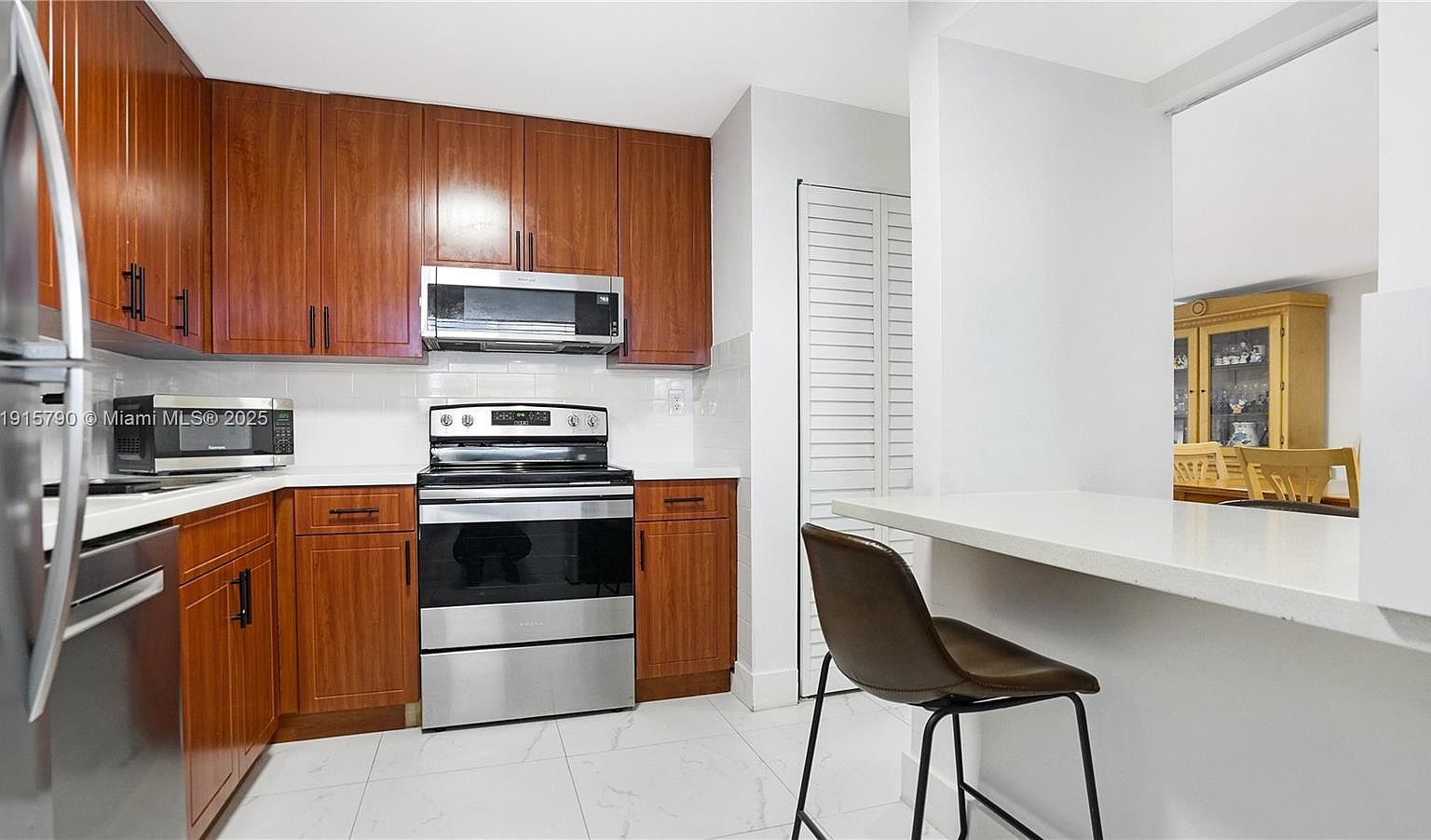 8255 Abbott Ave APT 403 Miami Beach, FL 33141 - Thumbnail 4