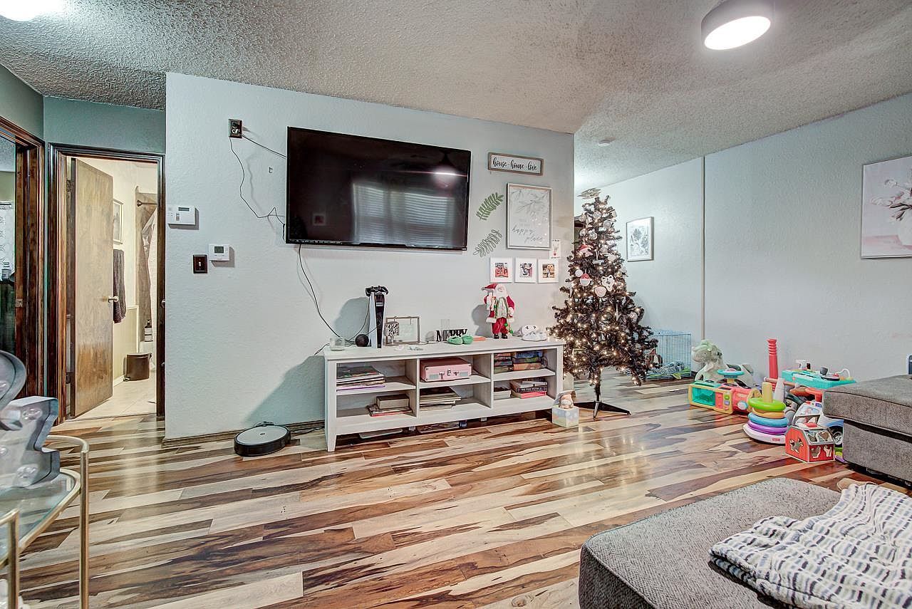 3202 Hillcrest Dr Enid, OK 73701 - Thumbnail 4