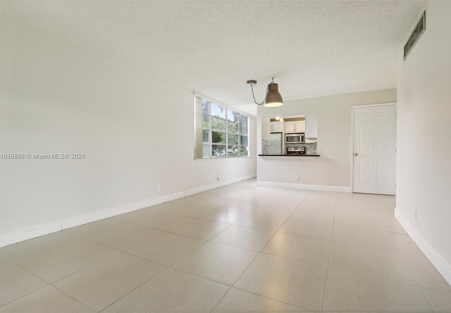9471 Evergreen Pl APT 104 Fort Lauderdale, FL 33324 - Thumbnail 4