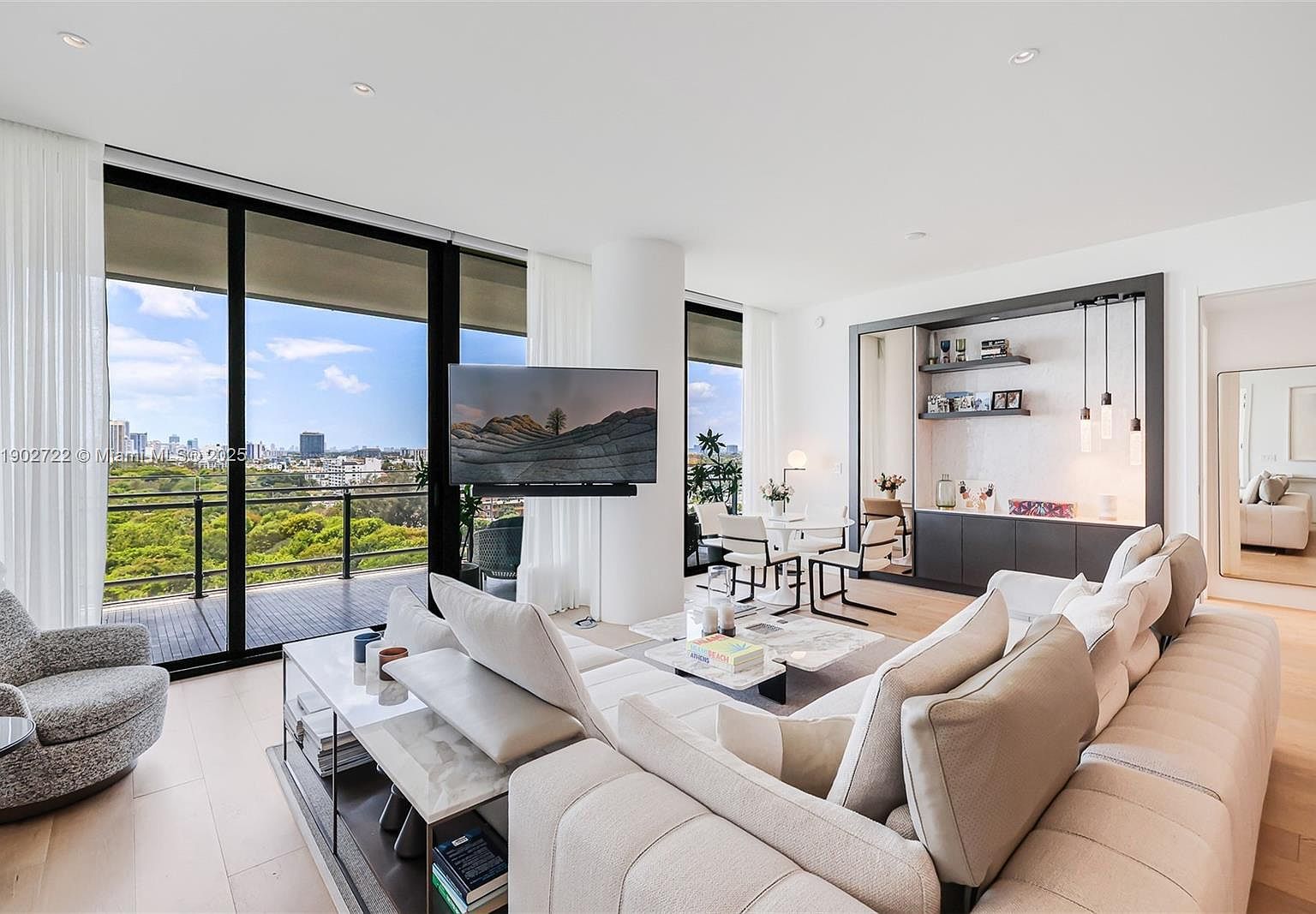 8701 Collins Ave UNIT 904 Miami Beach, FL 33154 - Thumbnail 4