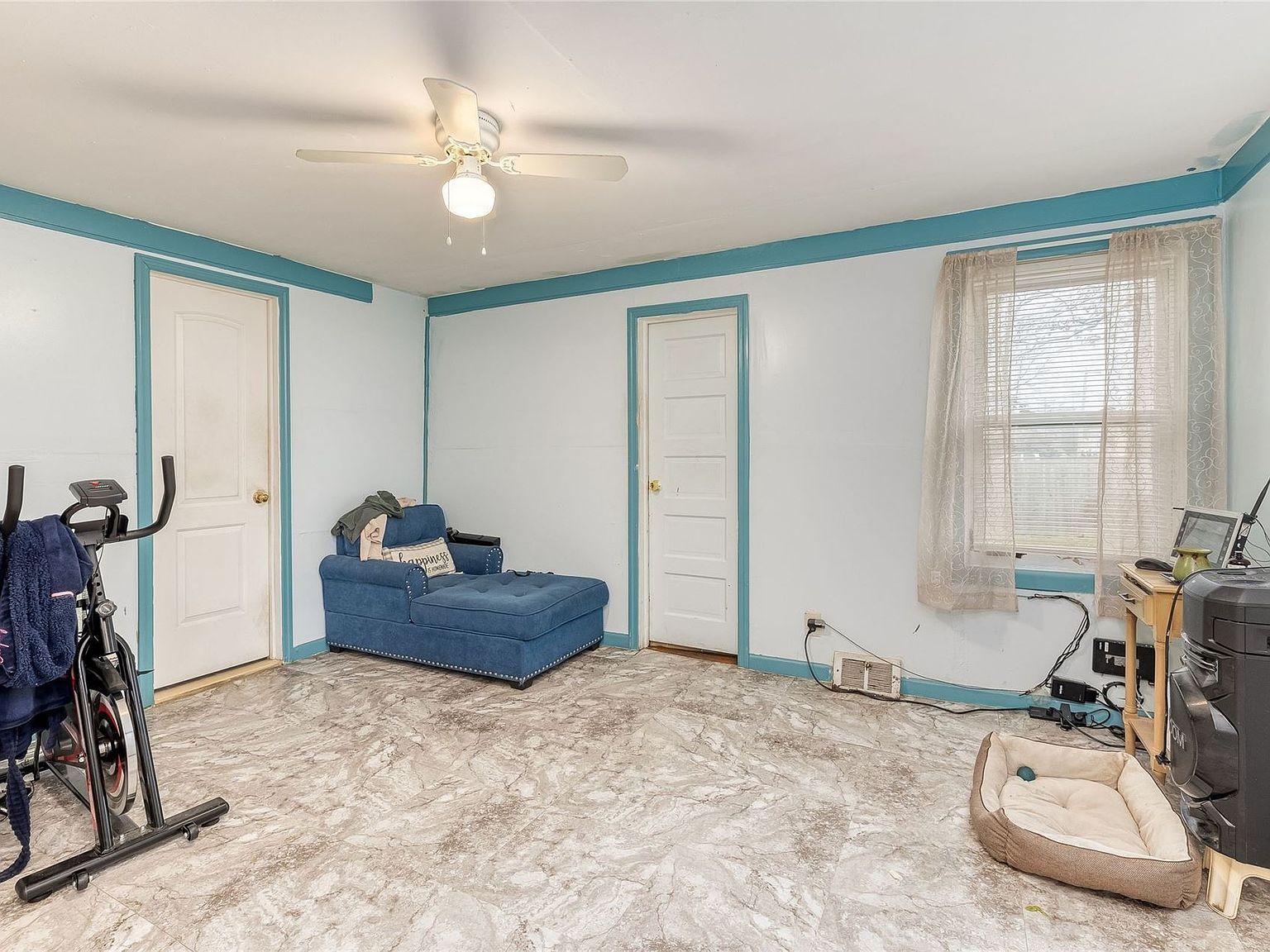 45 E Greenwich Ave Roosevelt, NY 11575 - Thumbnail 4