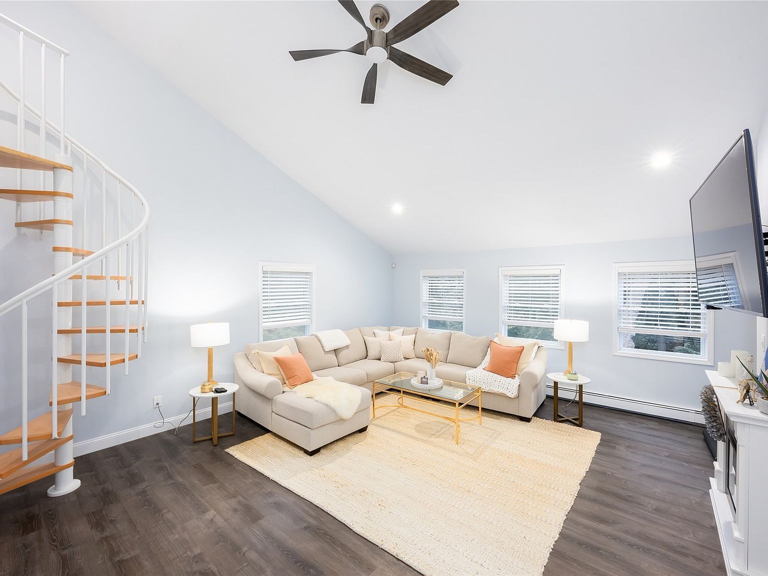 334 Bread And Cheese Hollow Rd Northport, NY 11768 - Thumbnail 4