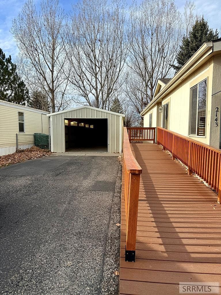 2143 Whispering Pines Dr Idaho Falls, ID 83401 - Thumbnail 4