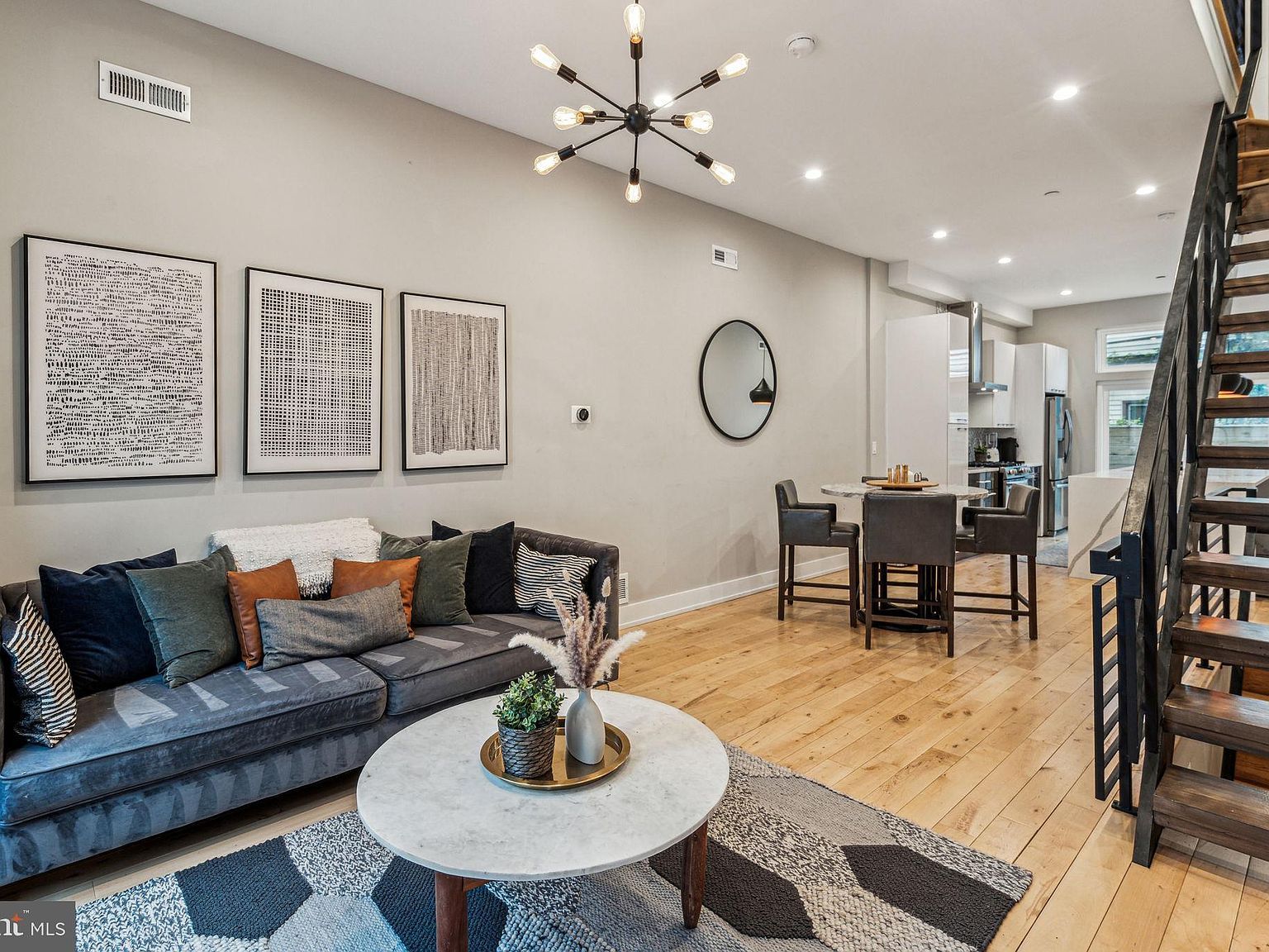 1514 S Bambrey St Philadelphia, PA 19146 - Thumbnail 4