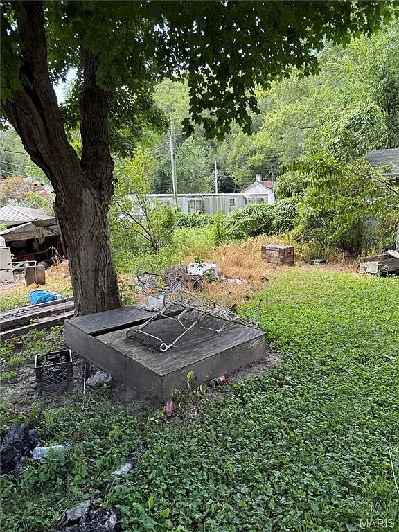 510 N 7th St Louisiana, MO 63353 - Thumbnail 4