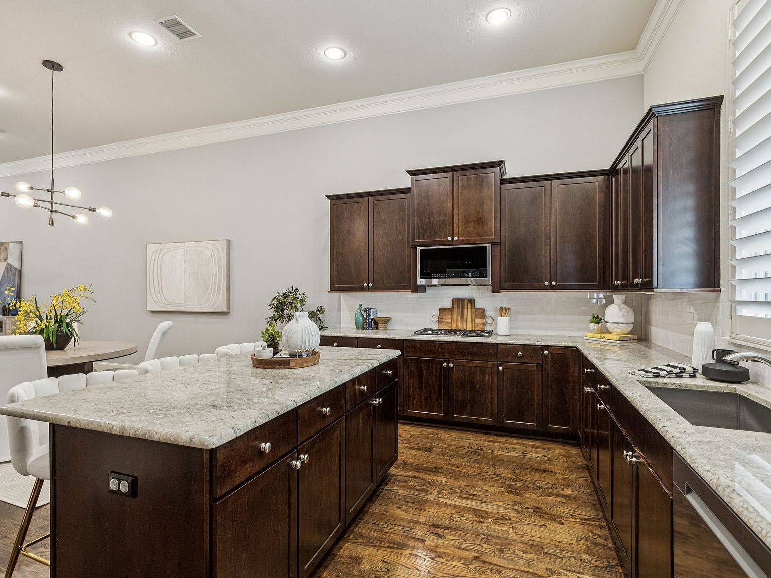 2138 Aylesport Dr Dallas, TX 75201 - Thumbnail 4