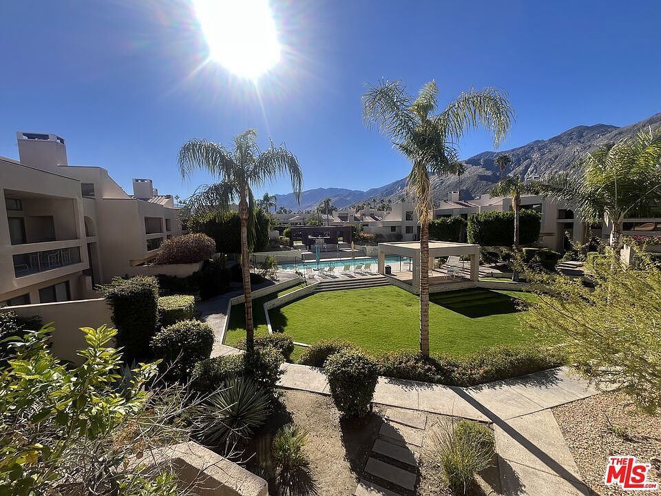 861 N Village Sq Palm Springs, CA 92262 - Thumbnail 4