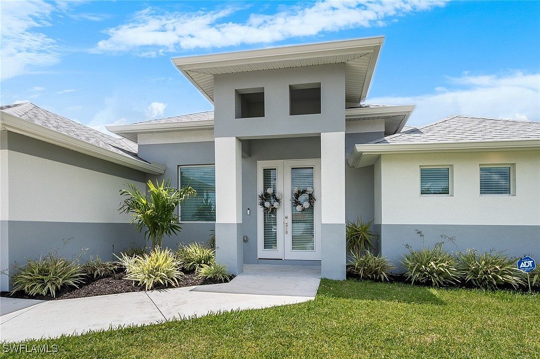 1922 NE 17th Place Cpe Coral, FL 33909 - Thumbnail 4