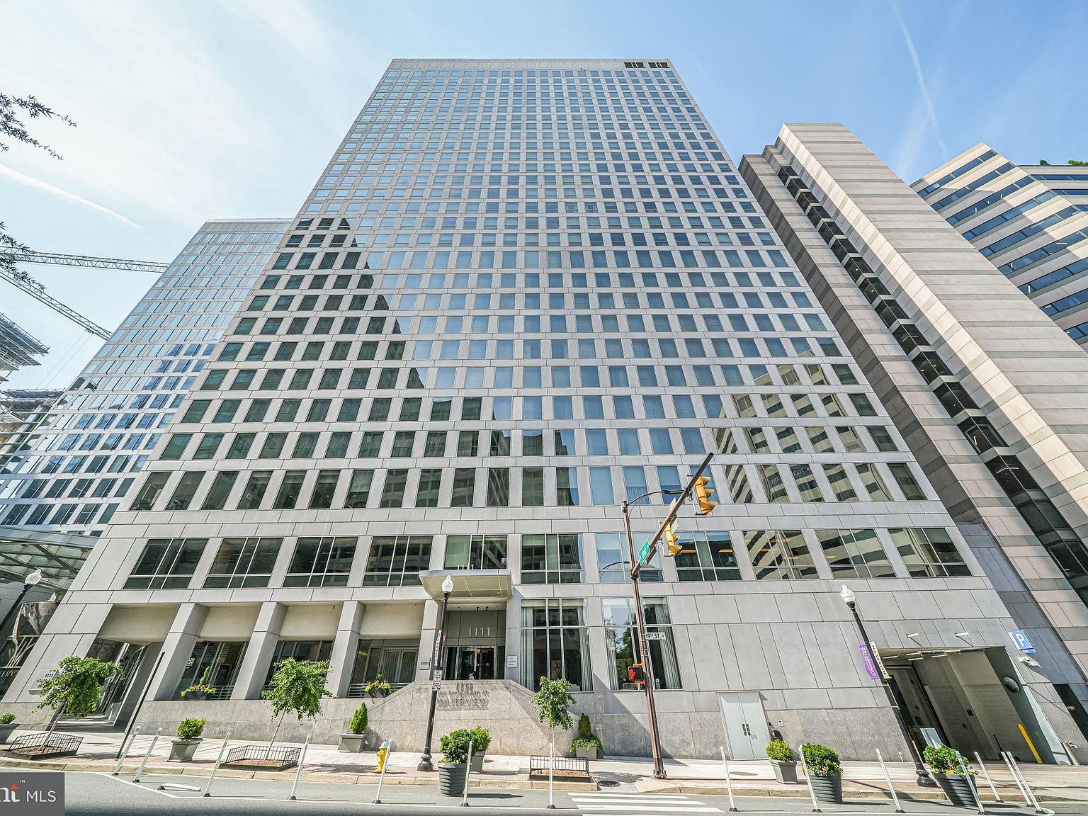 1111 19th St N APT 2703 Arlington, VA 22209 - Thumbnail 4