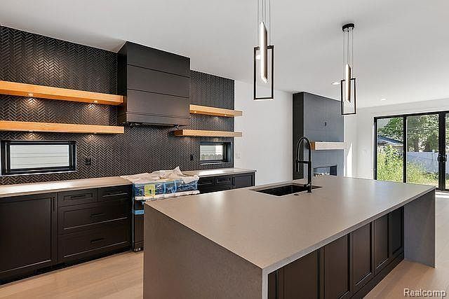 1982 Haynes Ave Birmingham, MI 48009 - Thumbnail 4