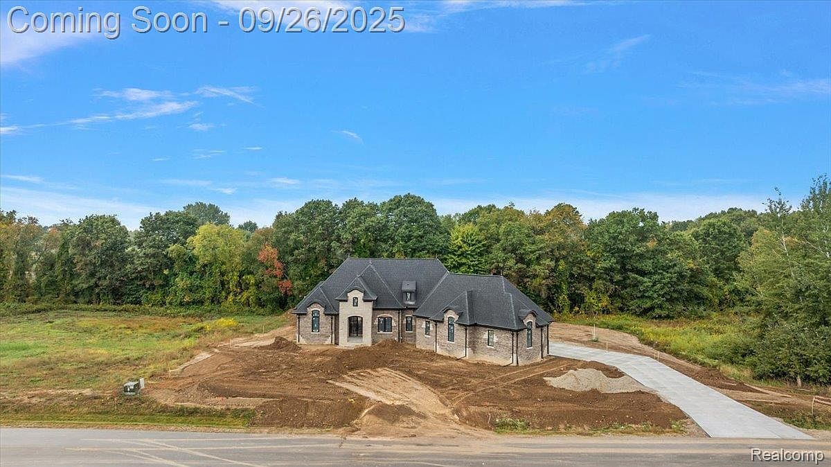 1597 Vista Dr Oakland, MI 48363 - Thumbnail 4