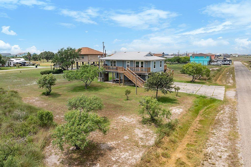 64 Castle Oak Dr Rockport, TX 78382 - Thumbnail 4