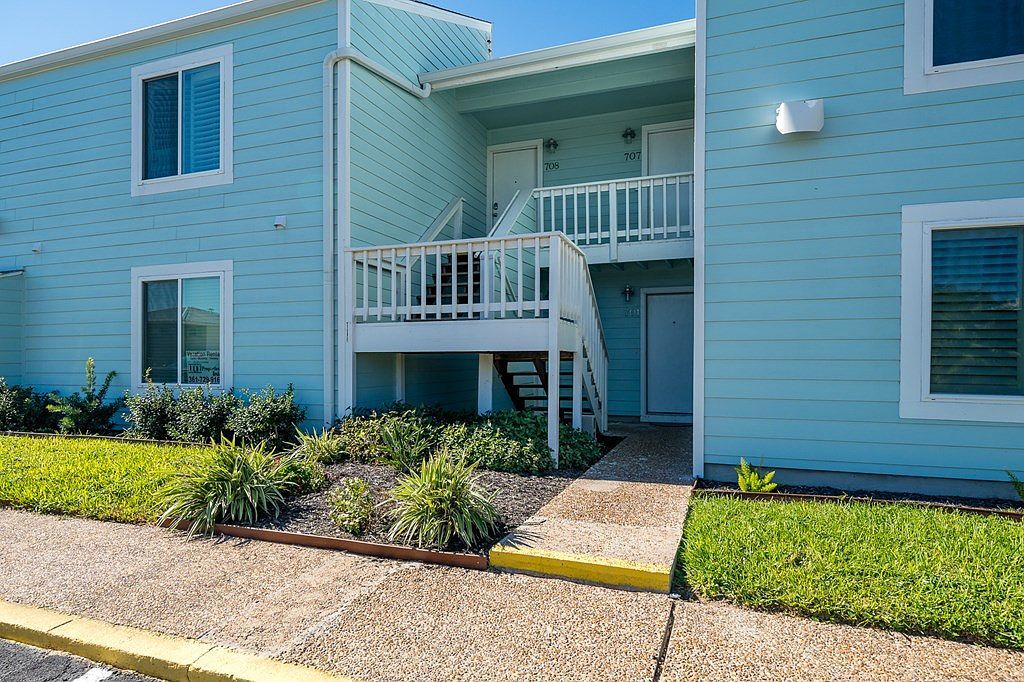 708 Lauderdale Dr Rockport, TX 78382 - Thumbnail 4