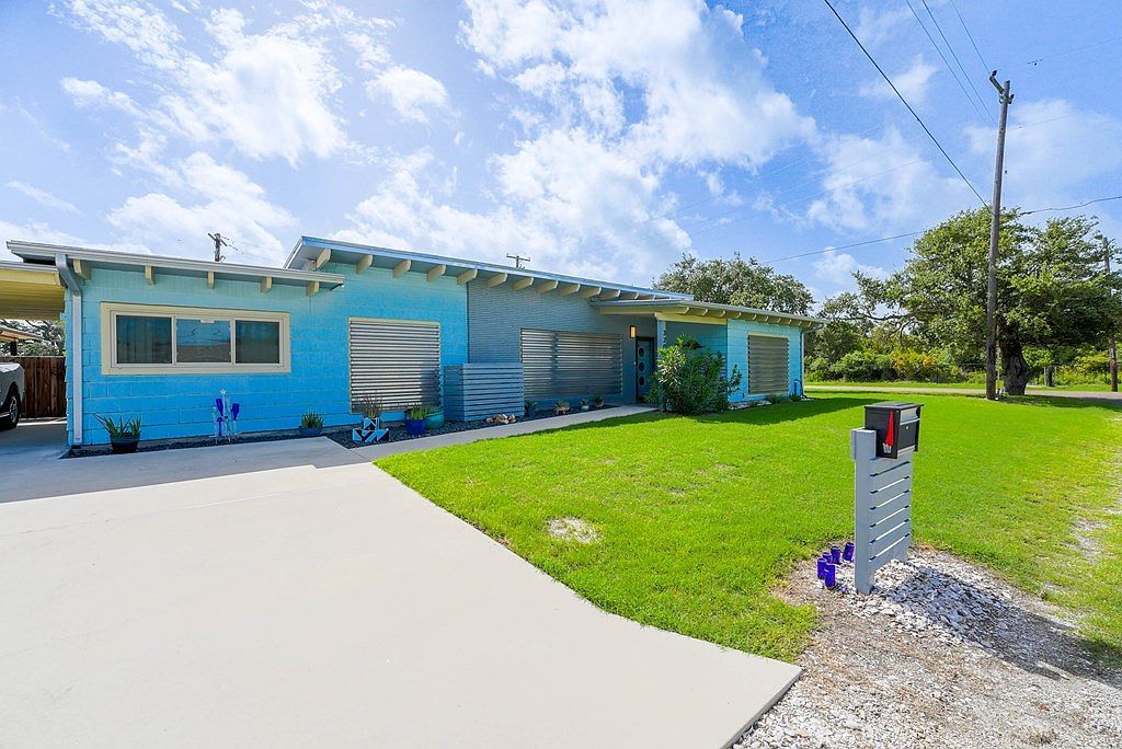 320 Timothy St Rockport, TX 78382 - Thumbnail 4